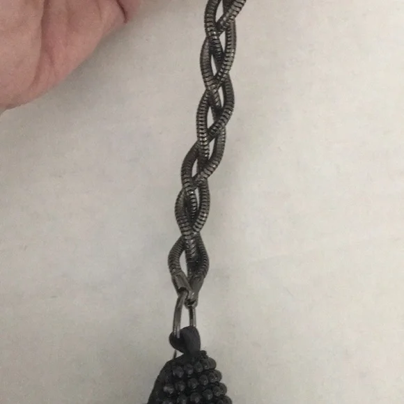 - WHITING & DAVIS BLACK METAL BEAD BAG - Picture 10 of 12